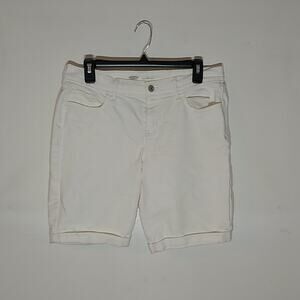 Old Navy Women's Size 6 30X8.5 cream Mid Rise cuffed  Denim shorts.